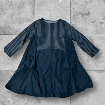 스트라이프 패턴 블랙 / A라인 원피스