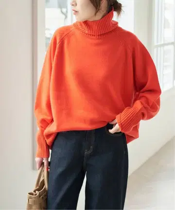 이번 시즌 스픽앤스팬 울 캐시미어 래글런 터틀 니트