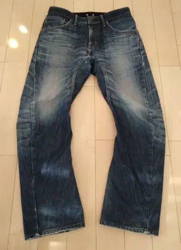 EDWIN 503 와일드 파이어 데님 청바지