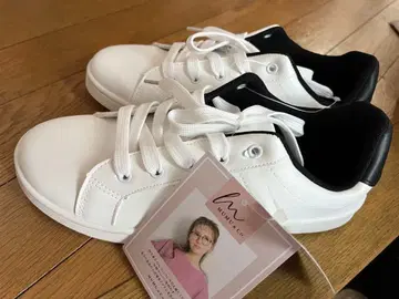 인조 가죽 스니커즈 (MUMU) L 사이즈 새상품!