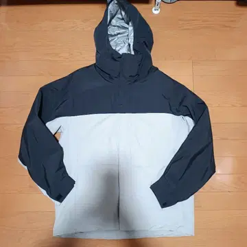 유니클로 하이브리드 다운 스노우보드 후드티 히라노 아유무