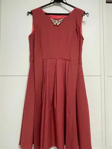 와인 레드 A라인 드레스