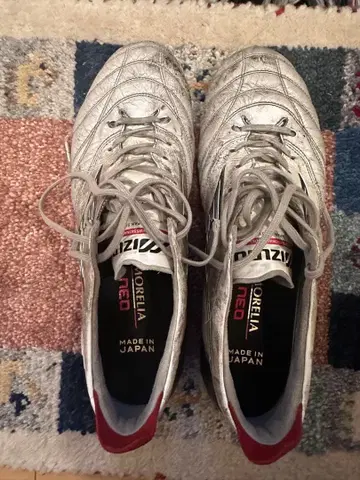 미즈노 모렐리아 네오 축구화