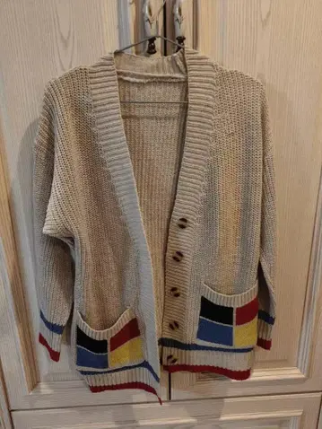 컬러 블록 디자인 가디건