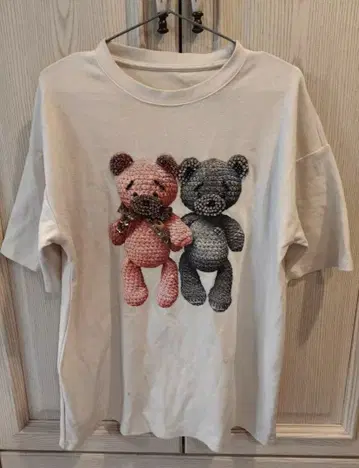 곰 자수 오버 사이즈 T셔츠