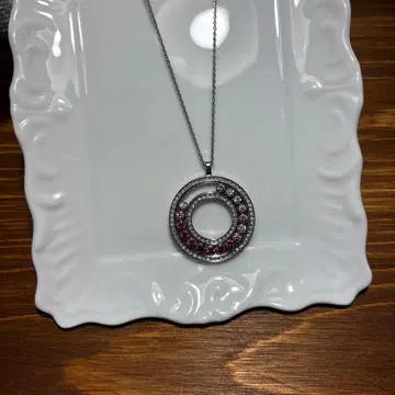 스와로브스키 원형 펜던트 목걸이