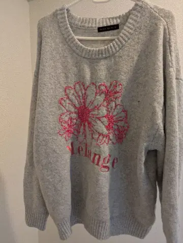 꽃무늬 자수 그레이 스웨터 F 사이즈