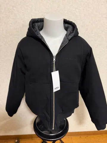 후드 부착 블랙 점퍼 M 사이즈