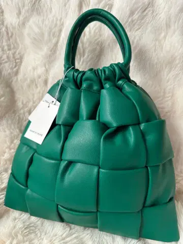 그린 퍼프 퀼팅 핸드백