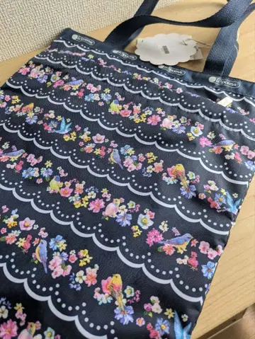 새상품! 레스포 x 체스티 콜라보 꽃무늬 새 네이비 토트백