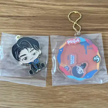 미세스 제일복권 E상 바스락 아크릴 참 F상 메탈 참 와카이