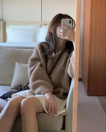 한국 OUNCE 브라운 V넥 니트