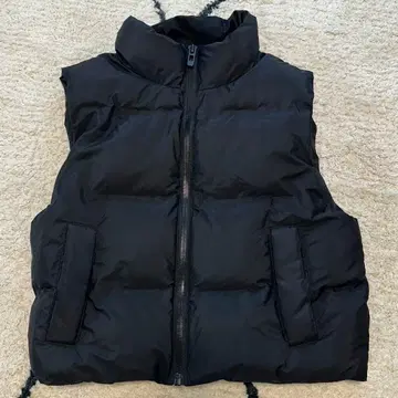 ZARA 블랙 다운 베스트 XS 사이즈