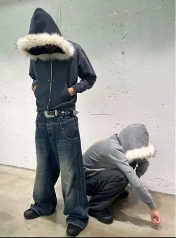 FUTURE ARCHIVE 퍼 후드티