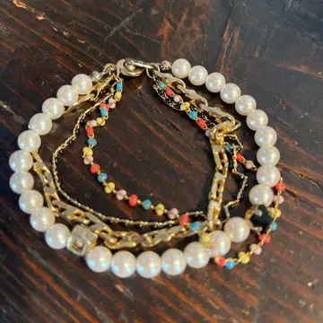 펄과 비즈의 다층 팔찌