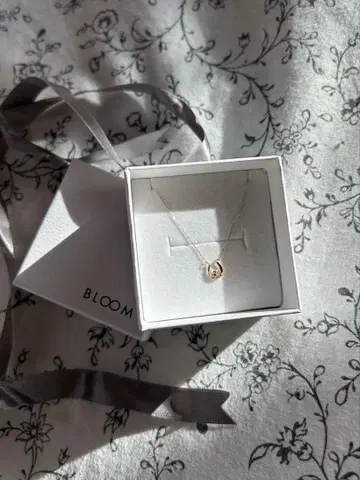 BLOOM 골드 하트 목걸이 박스 포함
