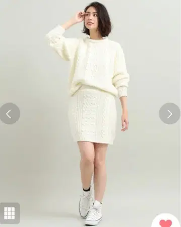 ViS 택 포함 아이보리 케이블 니트 스웨터 스커트 셋업