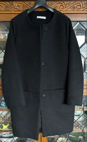 코라손 인터내셔널*프리실라 버스 블랙 코트