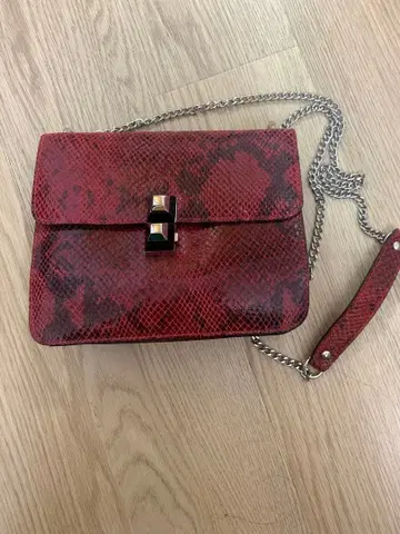 레드 스네이크 스킨풍 천연 가죽 숄더백