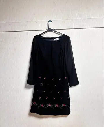 자수 원피스 블랙