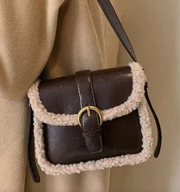 마지막 1개 ZARA 장르 해외 브랜드 퍼 절개 숄더백 브라운