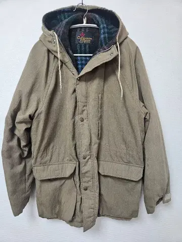 California Imperial 모즈 코트 후드 부착