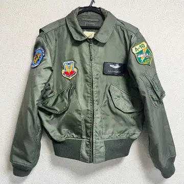 MA-1 플라이트 자켓 복수 패치 부착