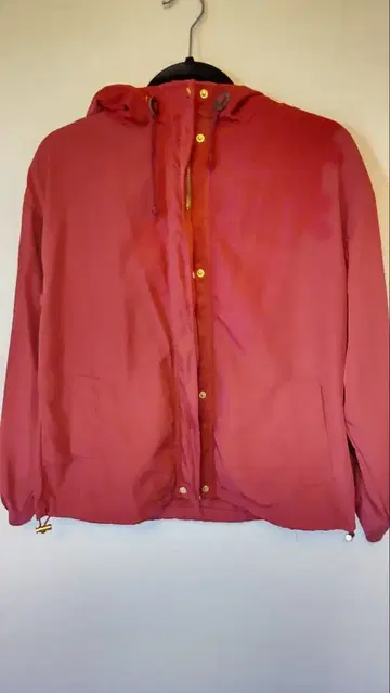 클로패닉 후드 부착 레드 마운틴 후드티