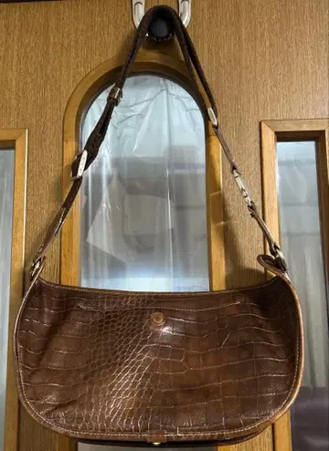 아니아니 aniary 브라운 소가죽 엠보 숄더백