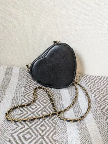 [ 새상품급 ] 하트형 블랙 숄더백