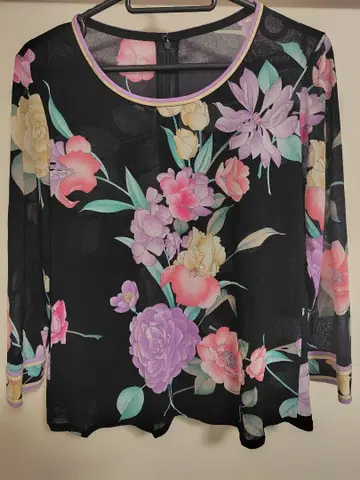 꽃무늬 비침 오부 소매 튜닉