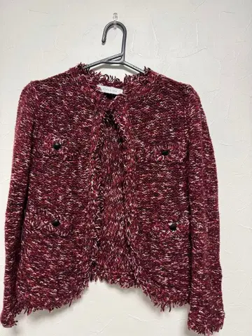 노카라 자켓 빨간색 계열 프린지 마감