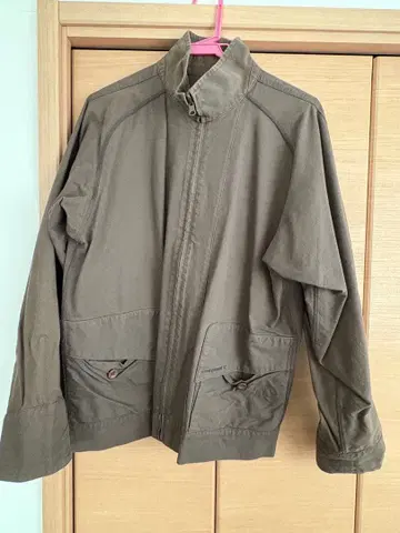 올리브 그린 캐주얼 자켓