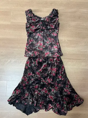 L'EST ROSE 꽃무늬 프릴 셋업