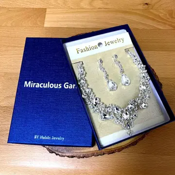 Miraculous Garden 목걸이 세트