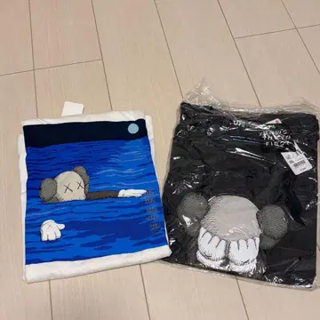 UNIQLO KAWS 티셔츠 2장 세트