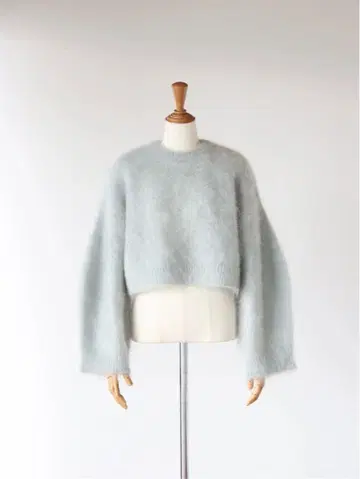 라이트 블루 크롭 스웨터 긴팔