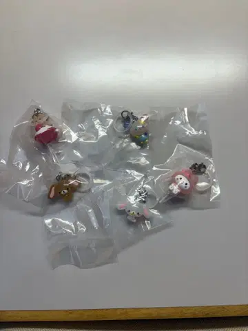 산리오 캐릭터즈 윳토 메지루시 액세서리