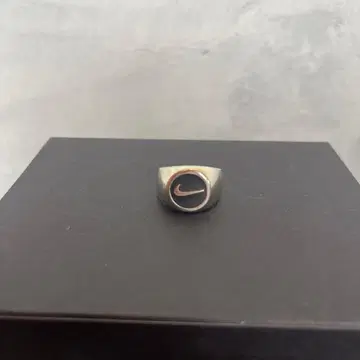 [레어] NIKE Swoosh 나이키 로고 실버 반지