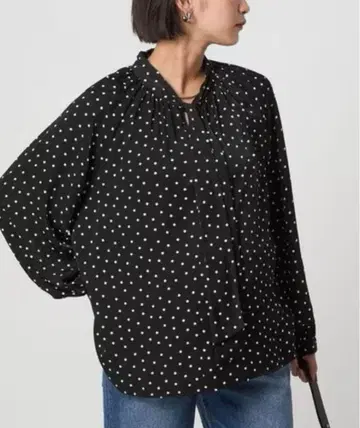 2025 그린 라벨 릴랙싱 2way 도트 보타이 블라우스