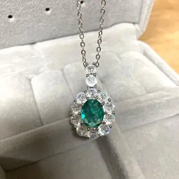 에메랄드 그린 타원형 목걸이 새상품