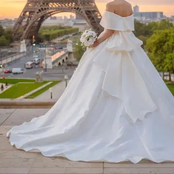 오프숄더 새틴 웨딩 드레스 클리닝 완료