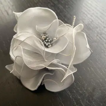 반돔 부티크 블루 그레이 코사지