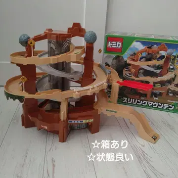 토미카 스릴링 마운틴 박스 포함