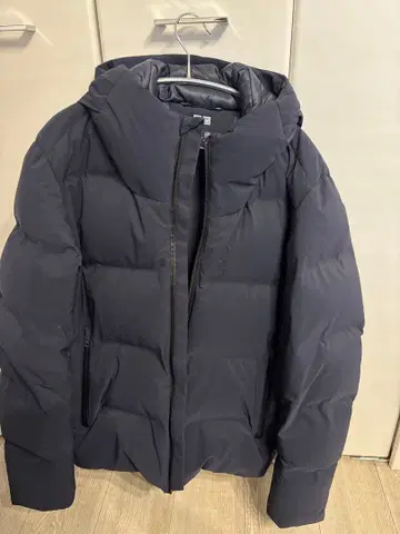 유니클로 심리스 다운 자켓