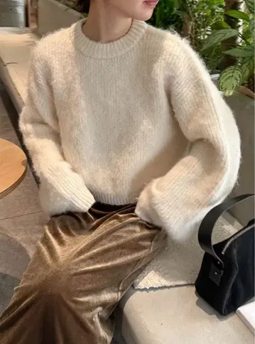 셀렉 모카 헤어리 숏 기장 니트