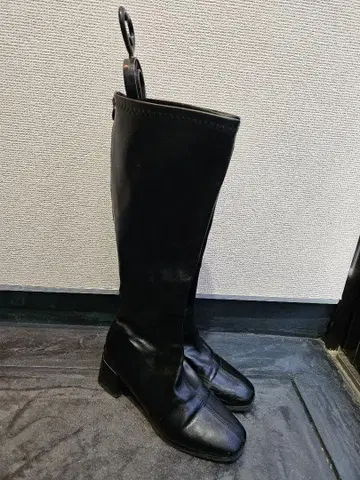 블랙 롱 부츠 스퀘어토