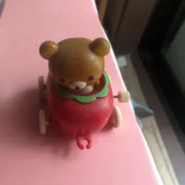 곰돌이 푸 자동차형 완구 빨간색