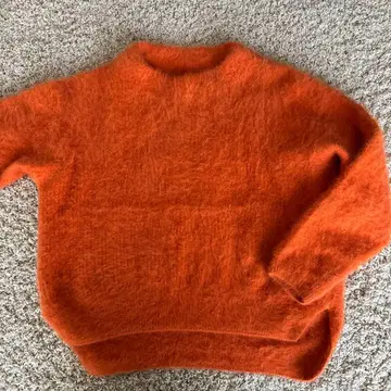 세모아쥬 오렌지 컬러 폭스모 100% 스웨터