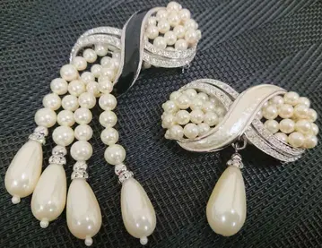 B 브로치 2개 세트 인피니티 흔들리는 펄 디자인 엘레강트